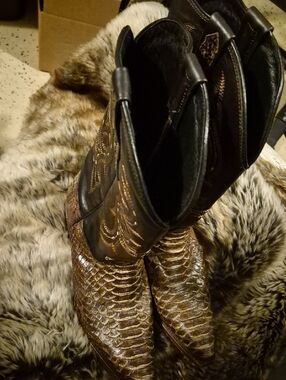 Women's Brown Leather Western Boots - Exotic Textured Toe